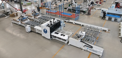 一臺設(shè)備就是一條線！板式家具一拖二貼標鉆切生產(chǎn)連線