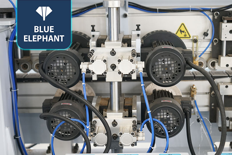 全自動同步側(cè)孔封邊機(jī)