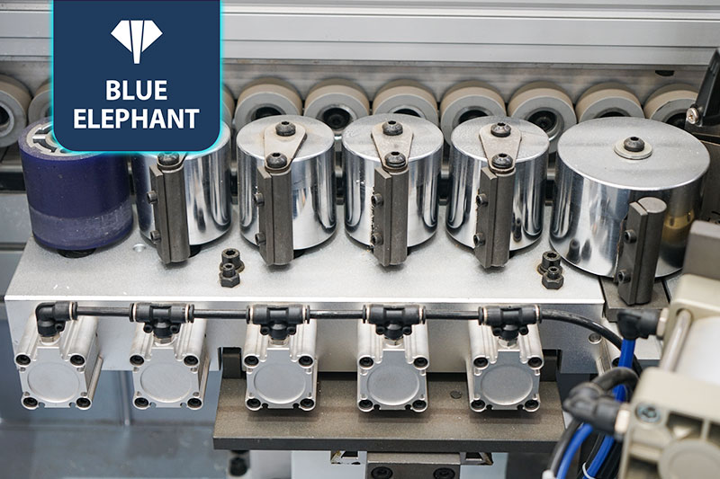 全自動同步側(cè)孔封邊機(jī)